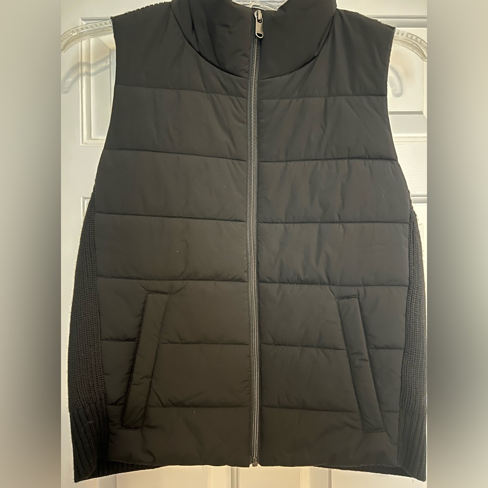 Athleta Black Quilted Sleeveless Puffer Vest
